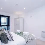 Stylish Centre With Terrace And Free Secure Parking ليدز