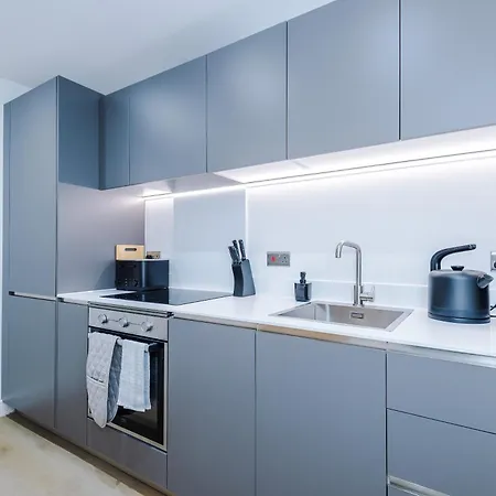 Stylish Centre With Terrace And Free Secure Parking * Leeds (West Yorkshire)