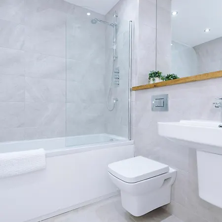 Stylish Centre With Terrace And Free Secure Parking *