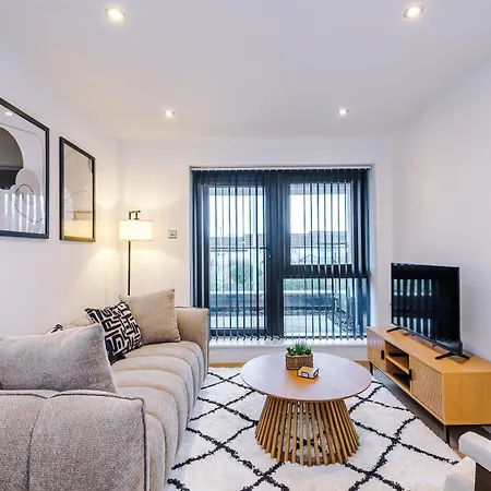 Stylish Centre 2 Bed With Free Parking Leeds (West Yorkshire)