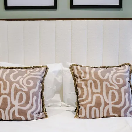 Stylish Centre 2 Bed With Free Parking Daire *