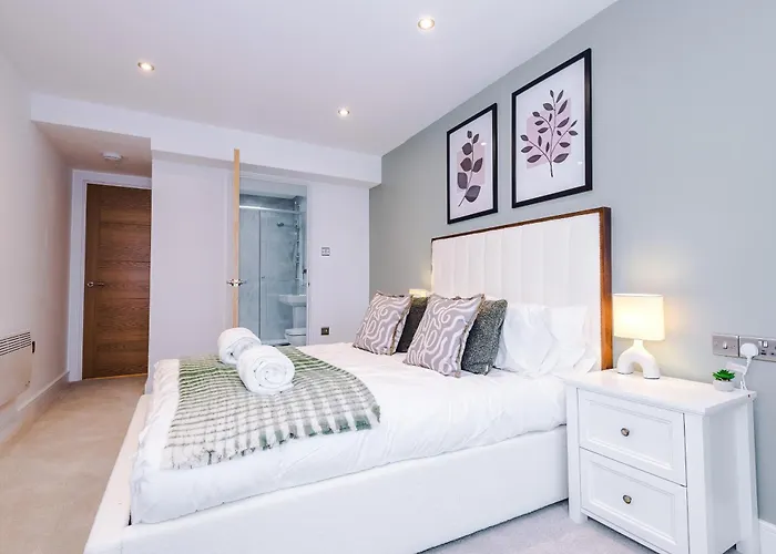 Stylish Centre With Terrace And Free Secure Parking * Leeds (West Yorkshire)