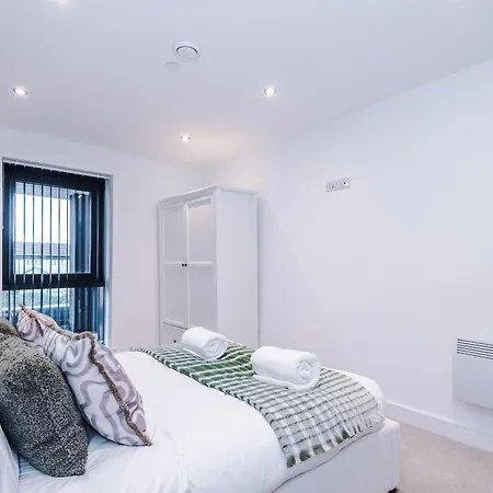 Stylish Centre 2 Bed With Free Parking Leeds (West Yorkshire)