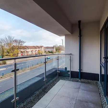 Stylish Centre 2 Bed With Free Parking